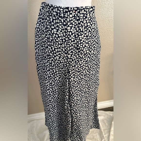 Banana Republic Navy and White Cropped Linen Blend Wide Leg Pants - Picture 5 of 5
